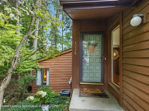 1228 Academic Way, Haslett, MI 48840