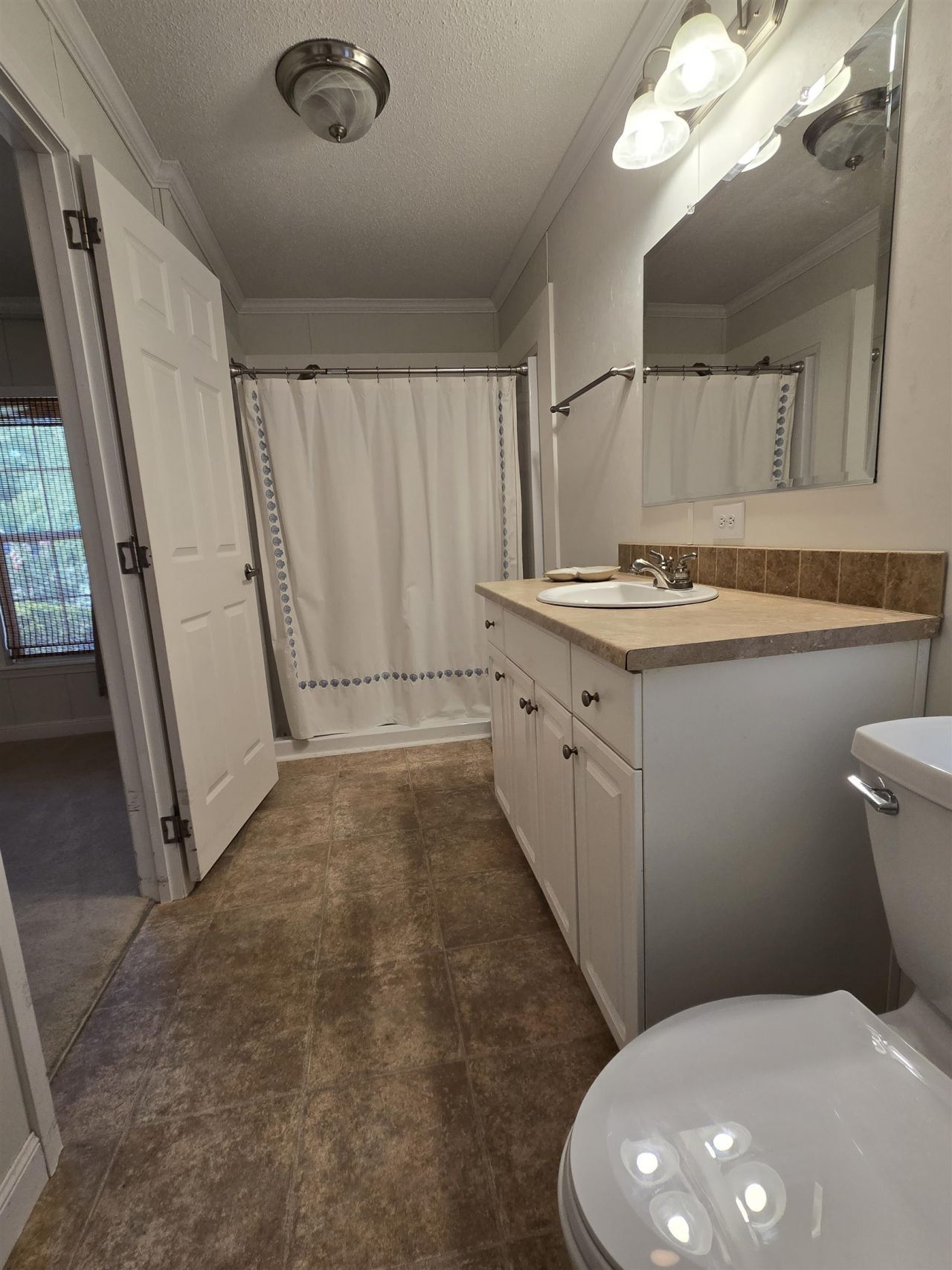466 W Banks Dr.  Photo 24