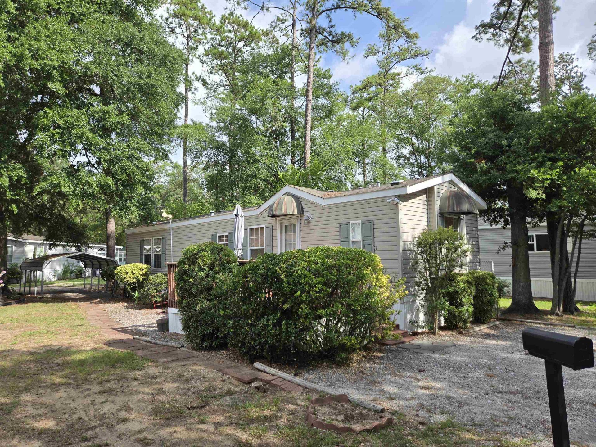 466 W Banks Dr.  Photo 4