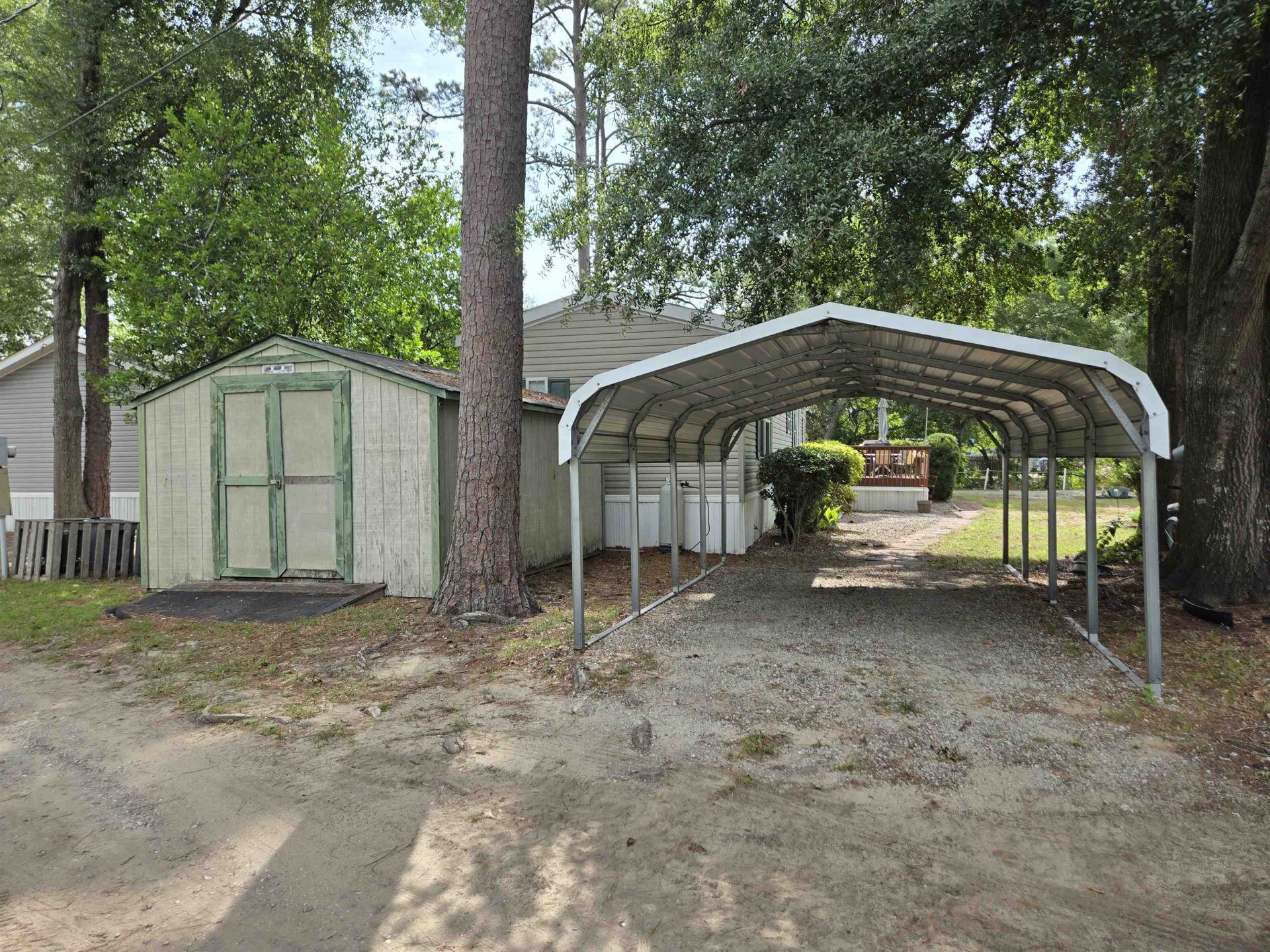 466 W Banks Dr.  Photo 5