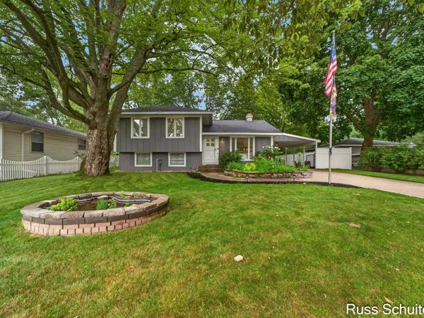 680 August Road, Norton Shores, MI 49441