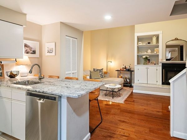 356-358 Main St, Unit 12, Boston, MA 02129