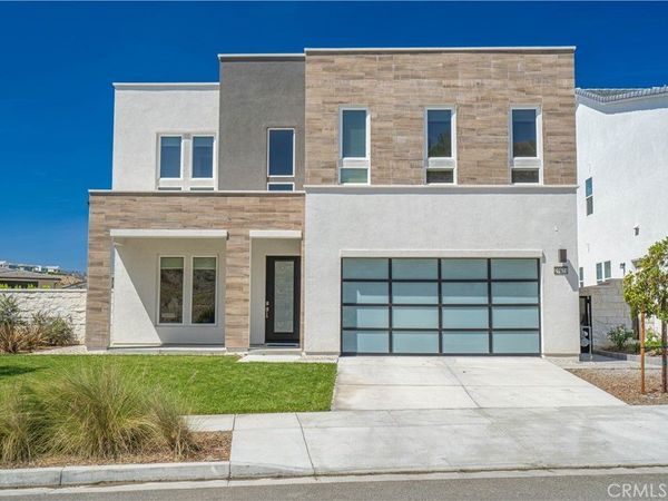 27871 Screenplay Place, Valencia, CA 91381