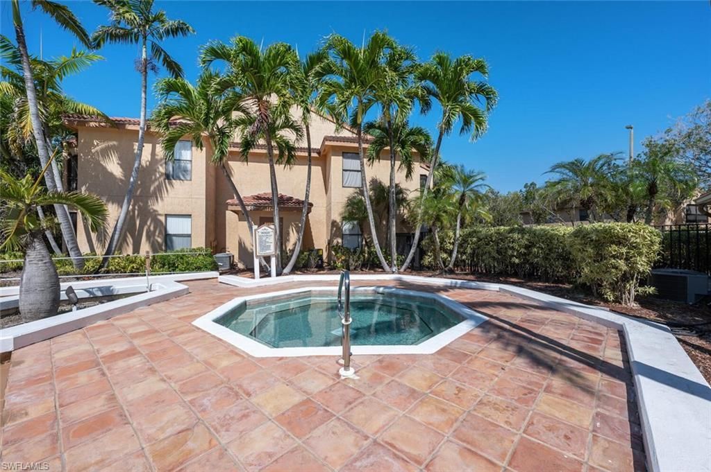 2190 Arbour Walk Cir, Unit 2221, Naples, FL 34109 Photo