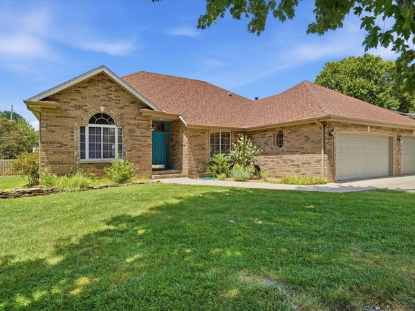 909 E Maplewood Street , Springfield, MO 65807