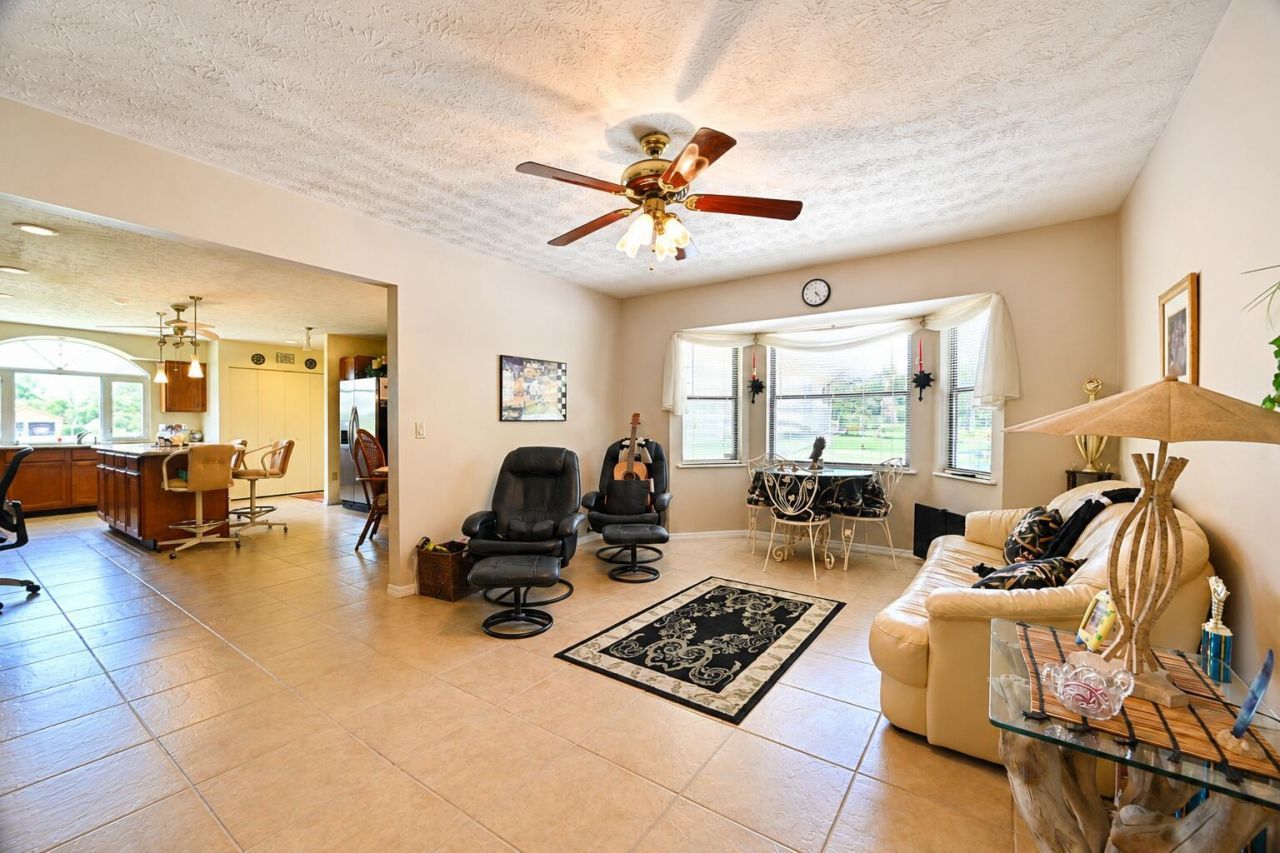 8690 Shadylake Lane, Fort Pierce, FL 34947 Photo