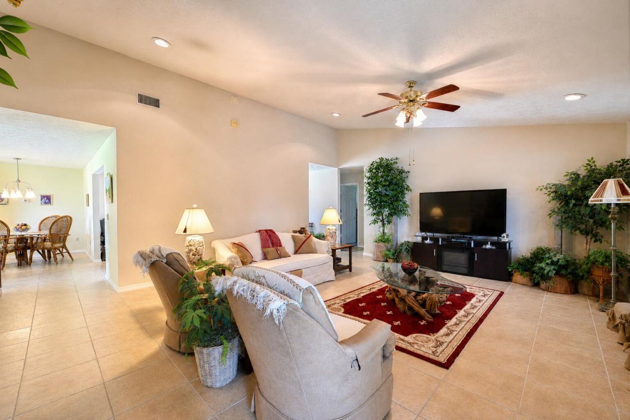 8690 Shadylake Lane, Fort Pierce, FL 34947 Photo