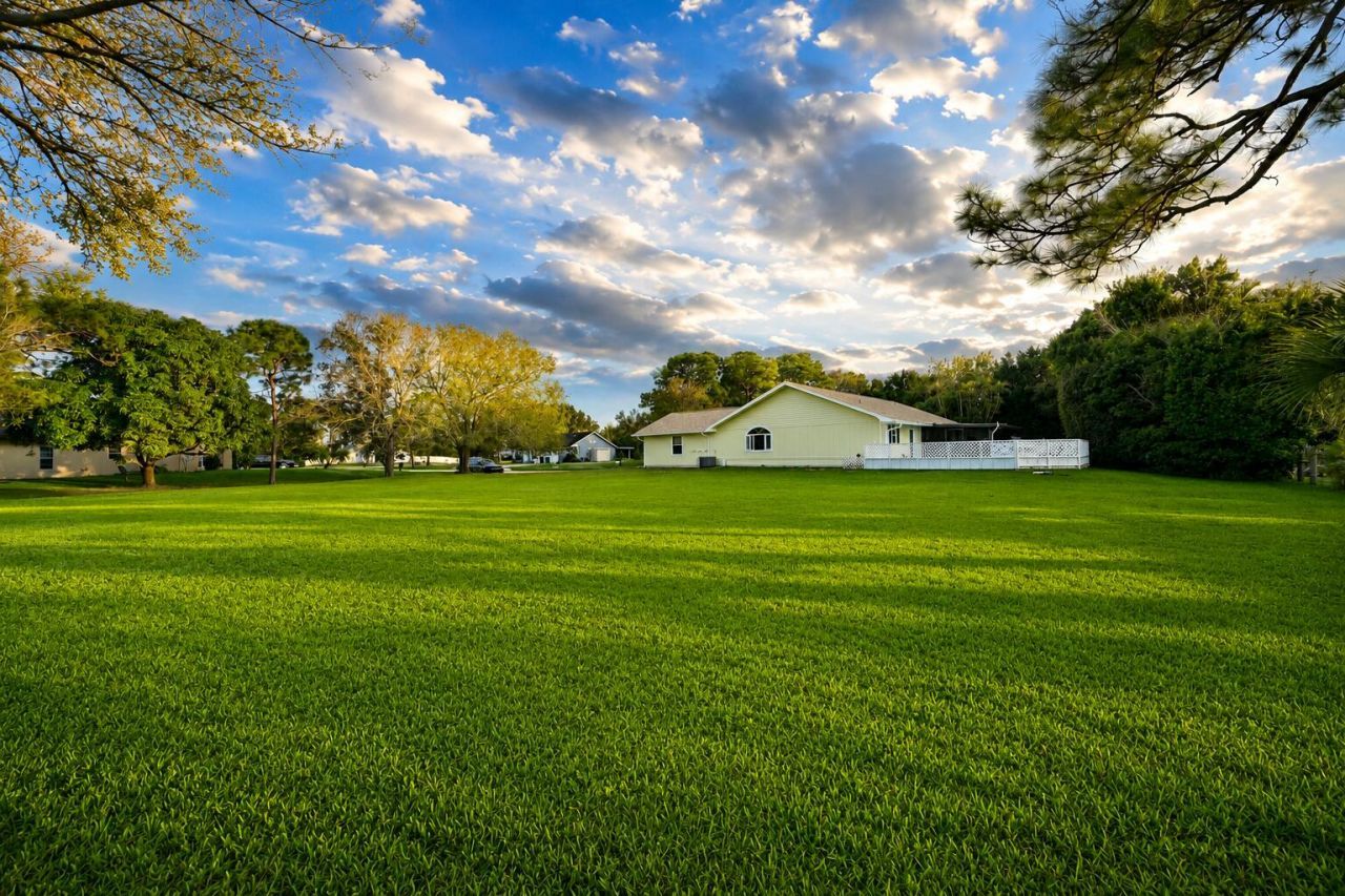 8690 Shadylake Lane, Fort Pierce, FL 34947 Photo