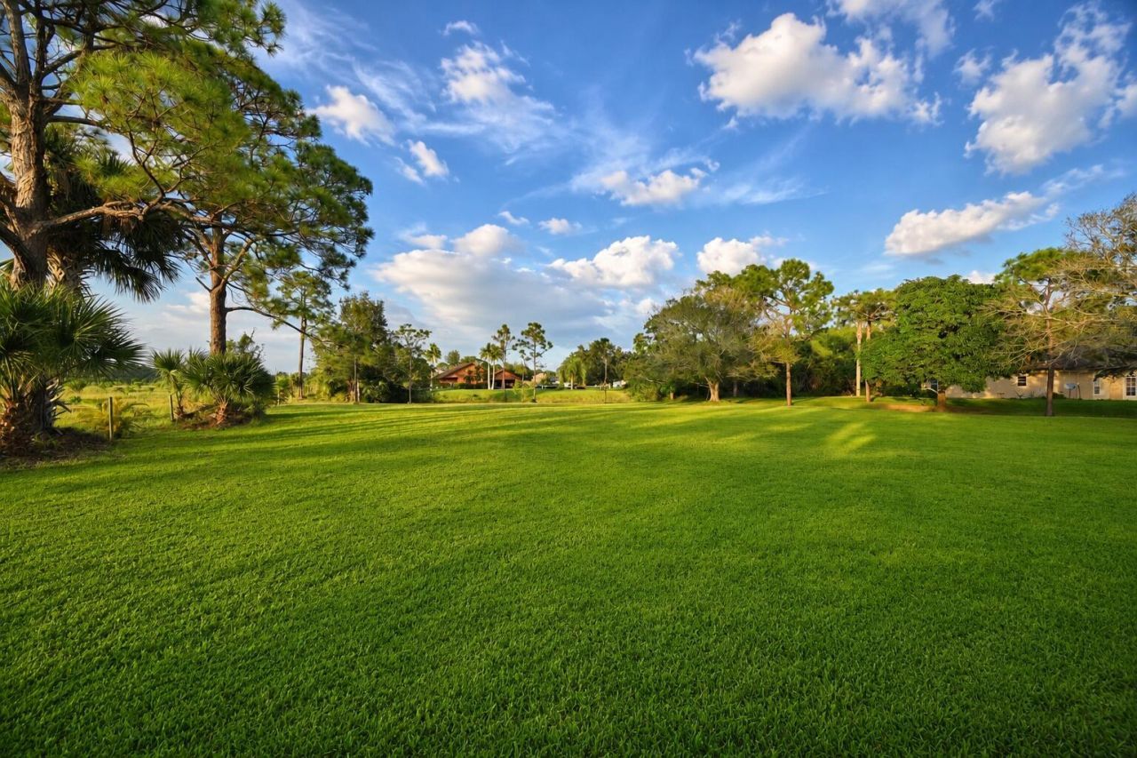 8690 Shadylake Lane, Fort Pierce, FL 34947 Photo
