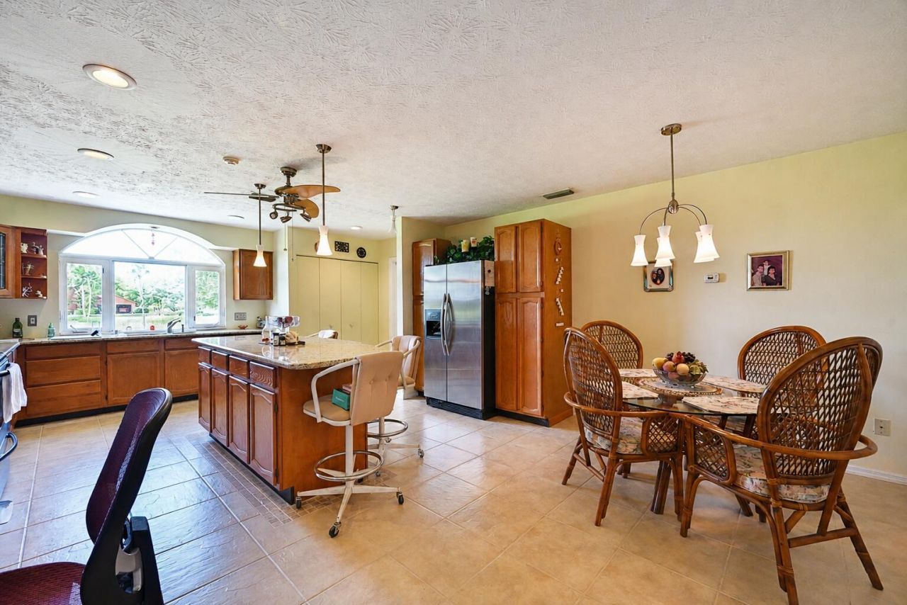 8690 Shadylake Lane, Fort Pierce, FL 34947 Photo