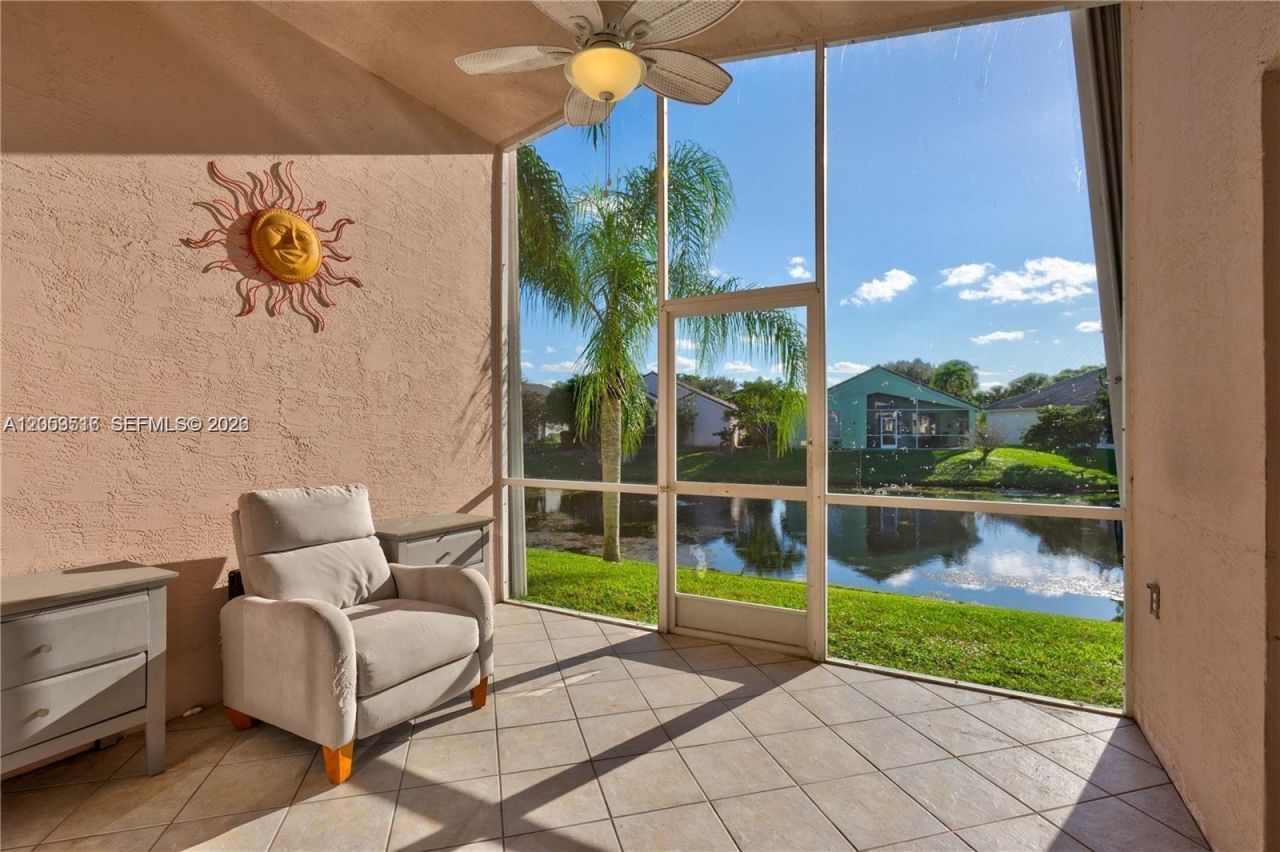 112 Caribe Ct, Greenacres, FL 33413 Photo