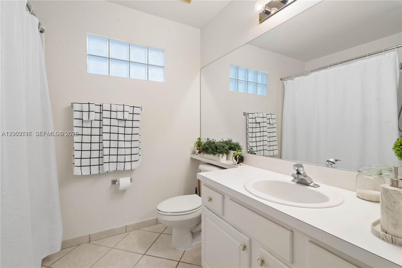 112 Caribe Ct, Greenacres, FL 33413 Photo