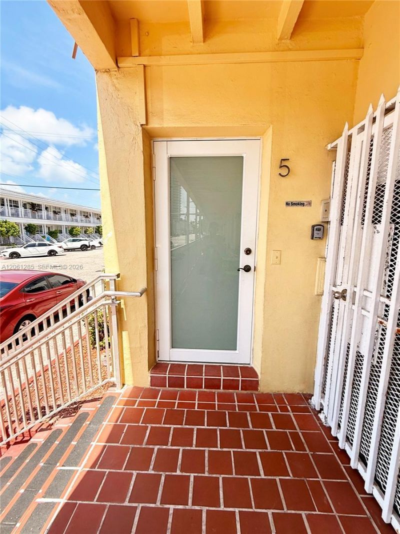 7400 Harding Ave, Unit 5, Miami Beach, FL 33141 Photo
