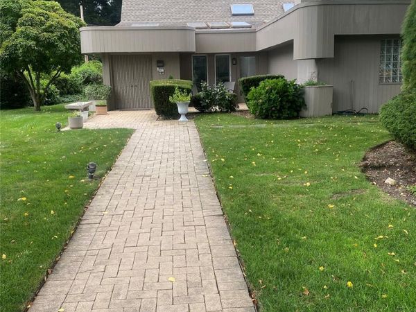 57 Parkway Drive , Roslyn Heights, NY 11577