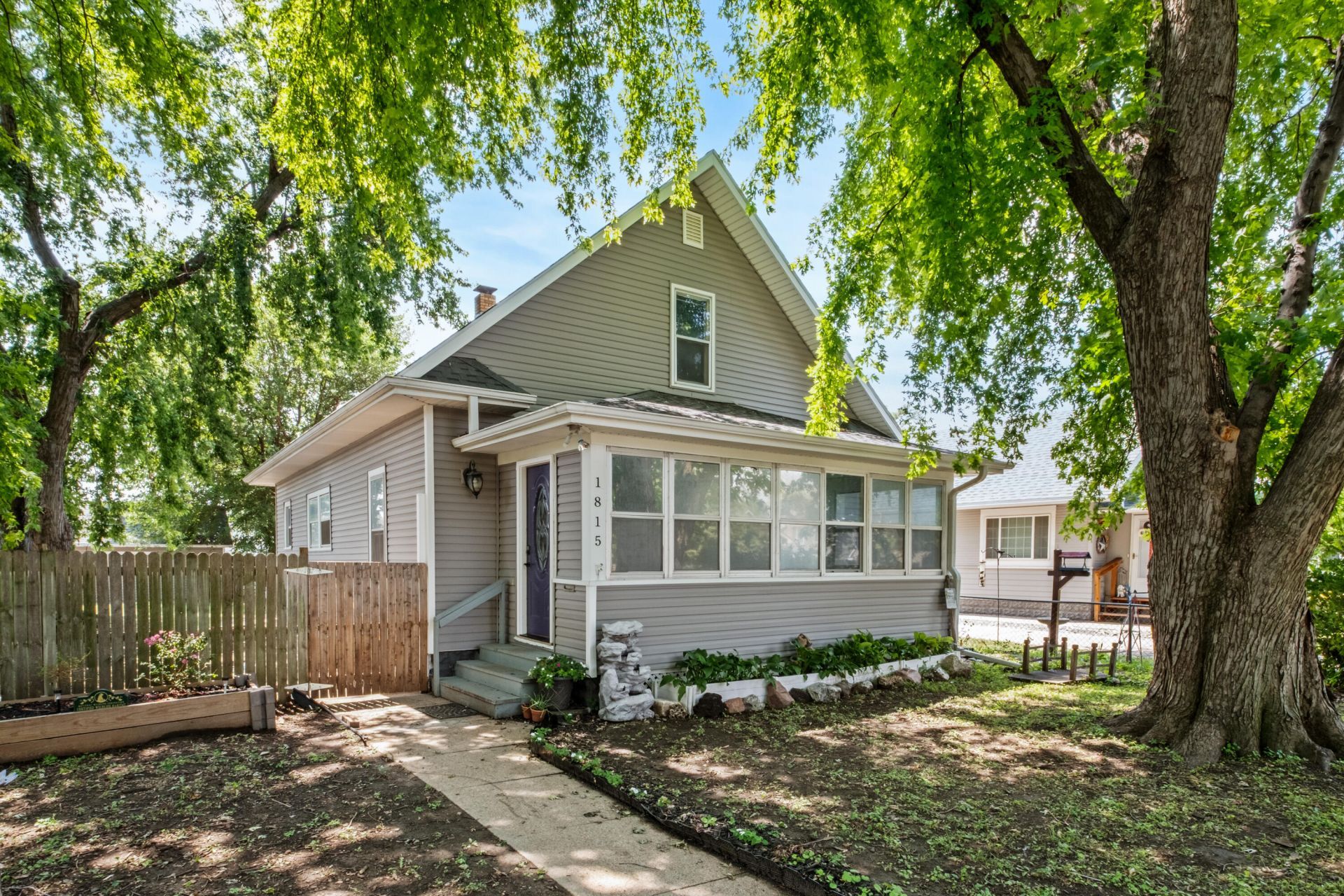 1815 Avenue E, Council Bluffs, IA 51501 Main Photo