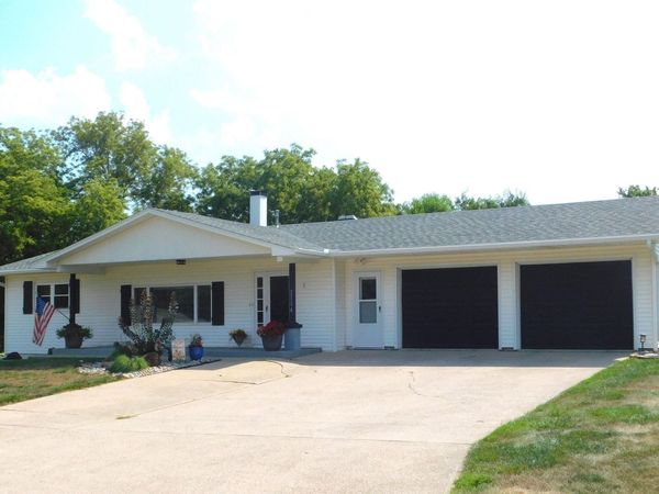 2114 Crestview Drive, Denison, IA 51442