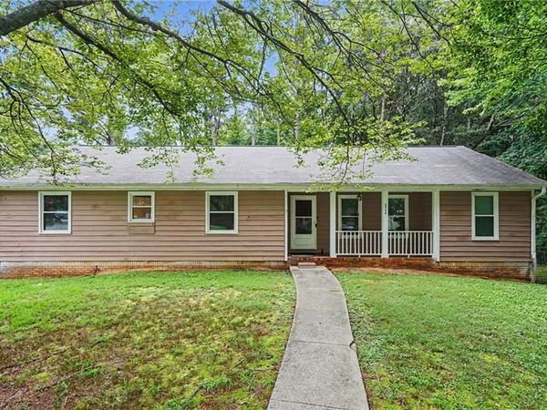 2726 Raven Wood Drive, Snellville, GA 30078