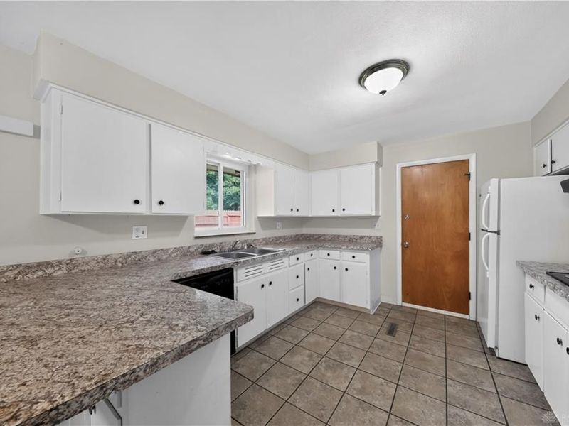 5101 Durwood Road, Dayton, OH 45429 Photo 11