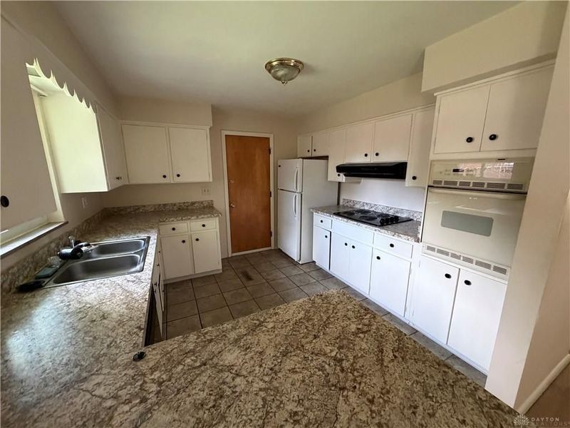 5101 Durwood Road, Dayton, OH 45429 Photo 4