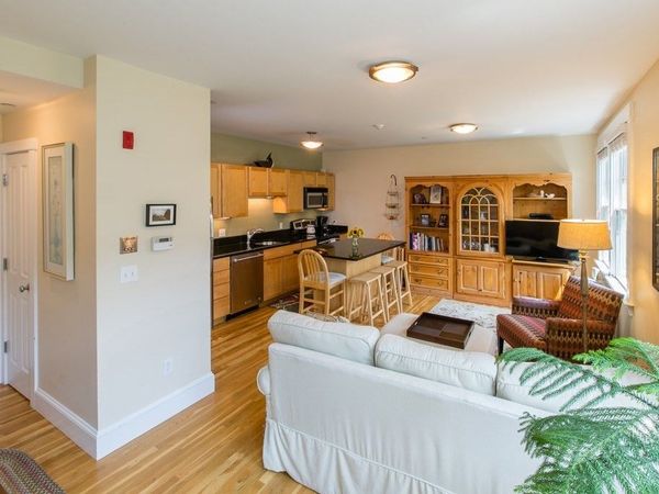 429 Norfolk St, Unit 18, Somerville, MA 02143