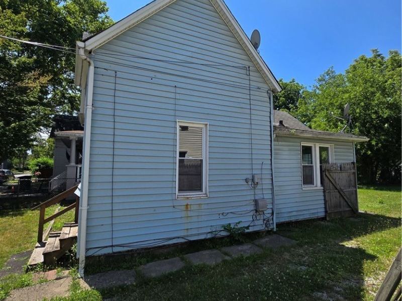 5915 Cable Avenue , Cleveland, OH 44127 Photo 4