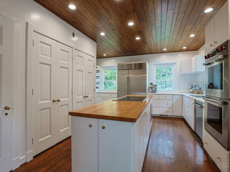 1075 Edwards Road, Cincinnati, OH 45208 Photo 14