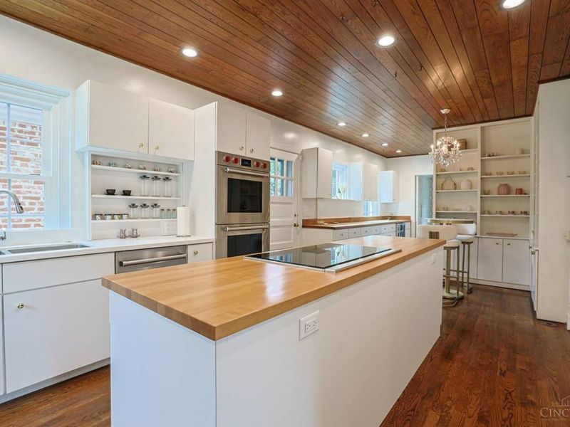 1075 Edwards Road, Cincinnati, OH 45208 Photo 15