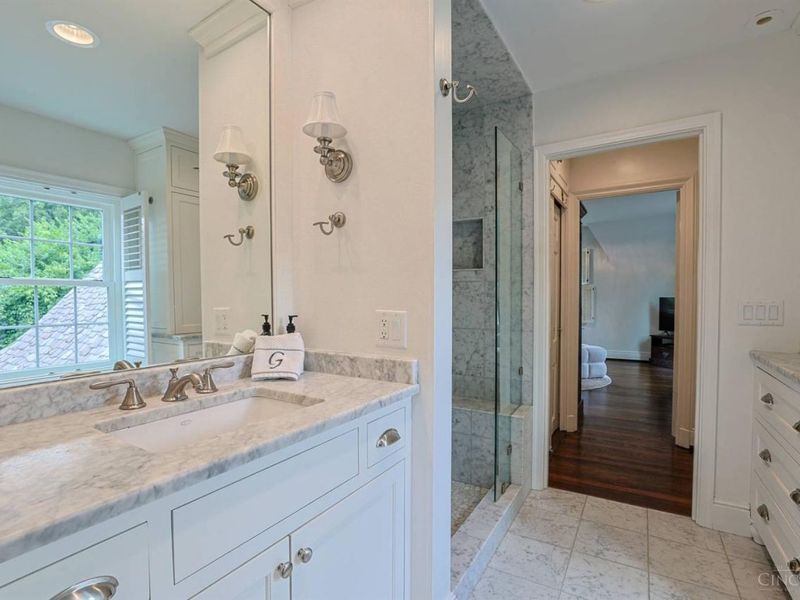 1075 Edwards Road, Cincinnati, OH 45208 Photo 28