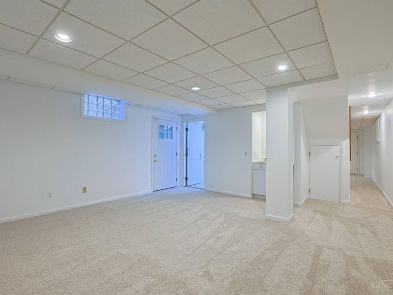 1075 Edwards Road, Cincinnati, OH 45208 Photo 41