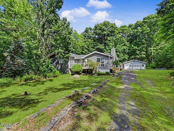 127 Lone Pine Bay Road, Hawley, PA 18428