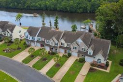 723 Riverward Dr.  photo 4
