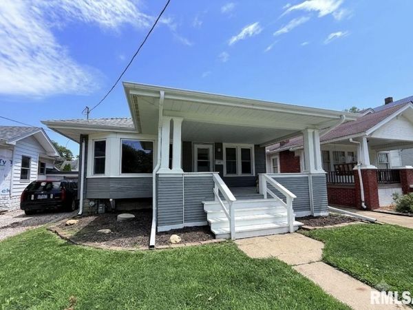 514 S MAIN Street, Taylorville, IL 62568