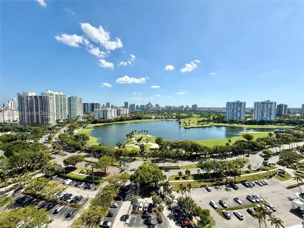 3701 N Country Club Dr, Unit 2205, Aventura, FL 33180