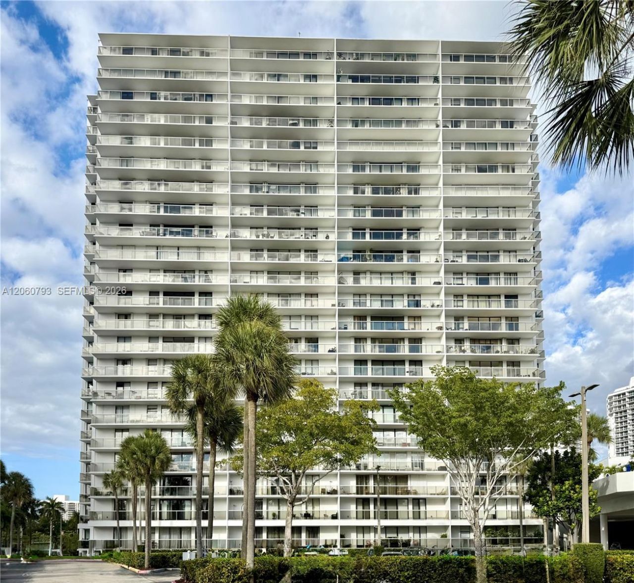 3701 N Country Club Dr, Unit 2205, Aventura, FL 33180 Photo