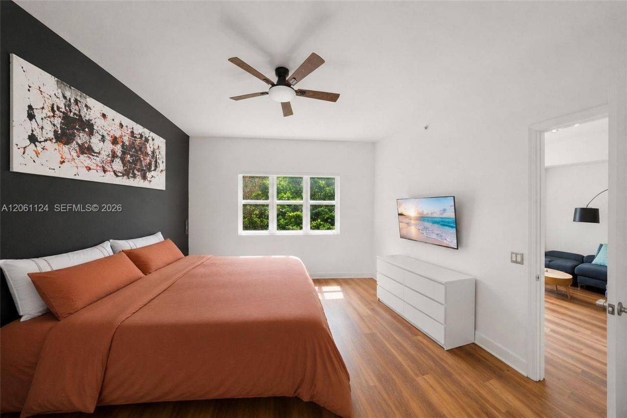 15051 Royal Oaks Ln, Unit 102, North Miami, FL 33181 Photo