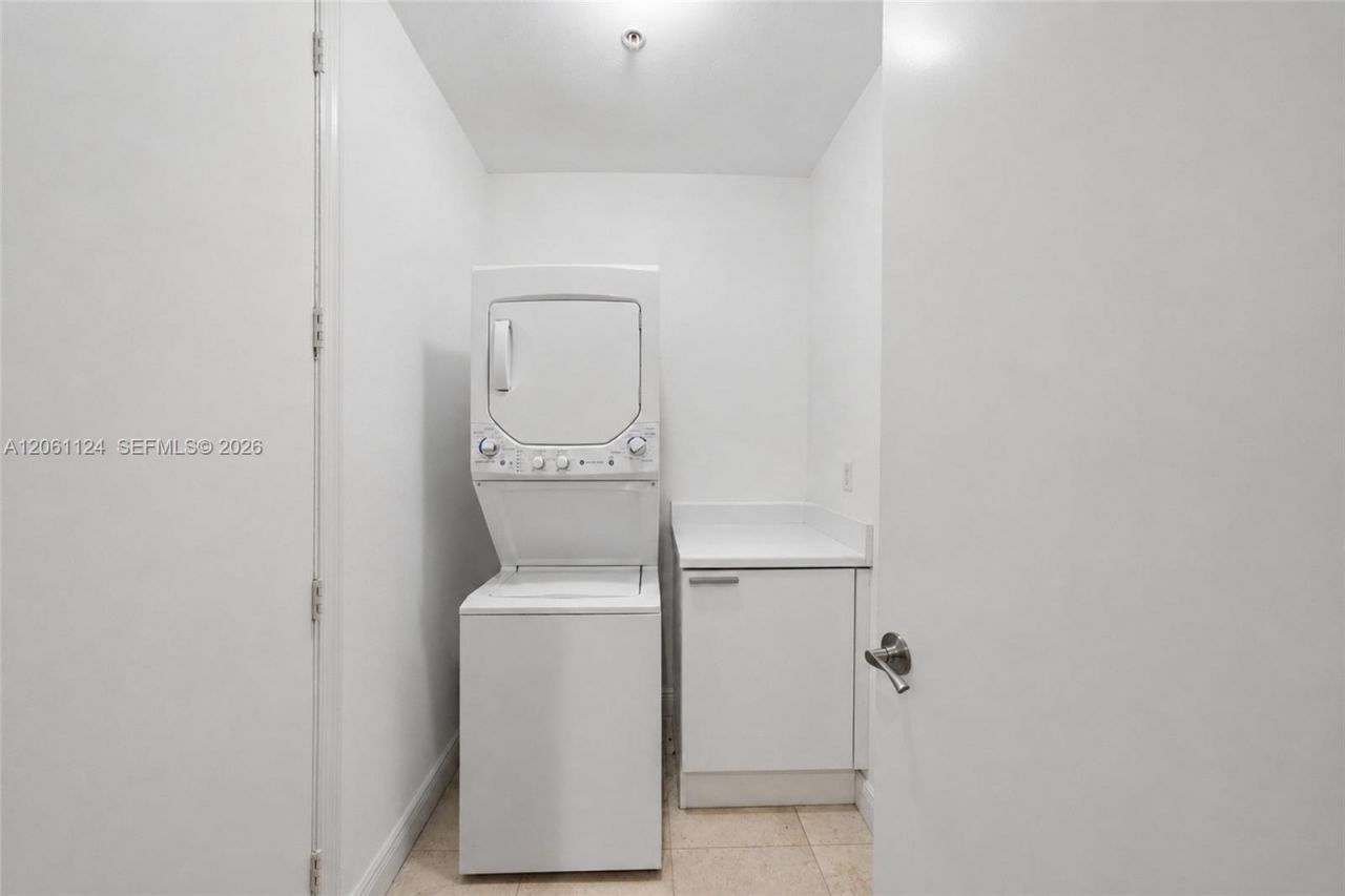 15051 Royal Oaks Ln, Unit 102, North Miami, FL 33181 Photo