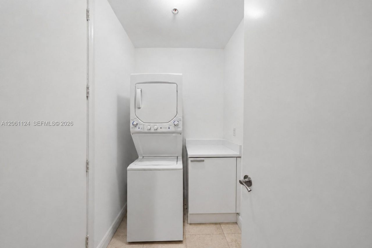 15051 Royal Oaks Ln, Unit 102, North Miami, FL 33181 Photo
