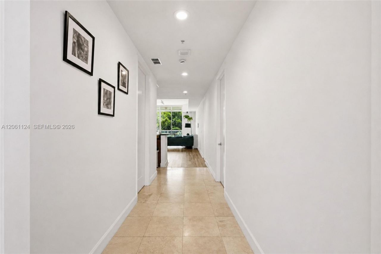 15051 Royal Oaks Ln, Unit 102, North Miami, FL 33181 Photo