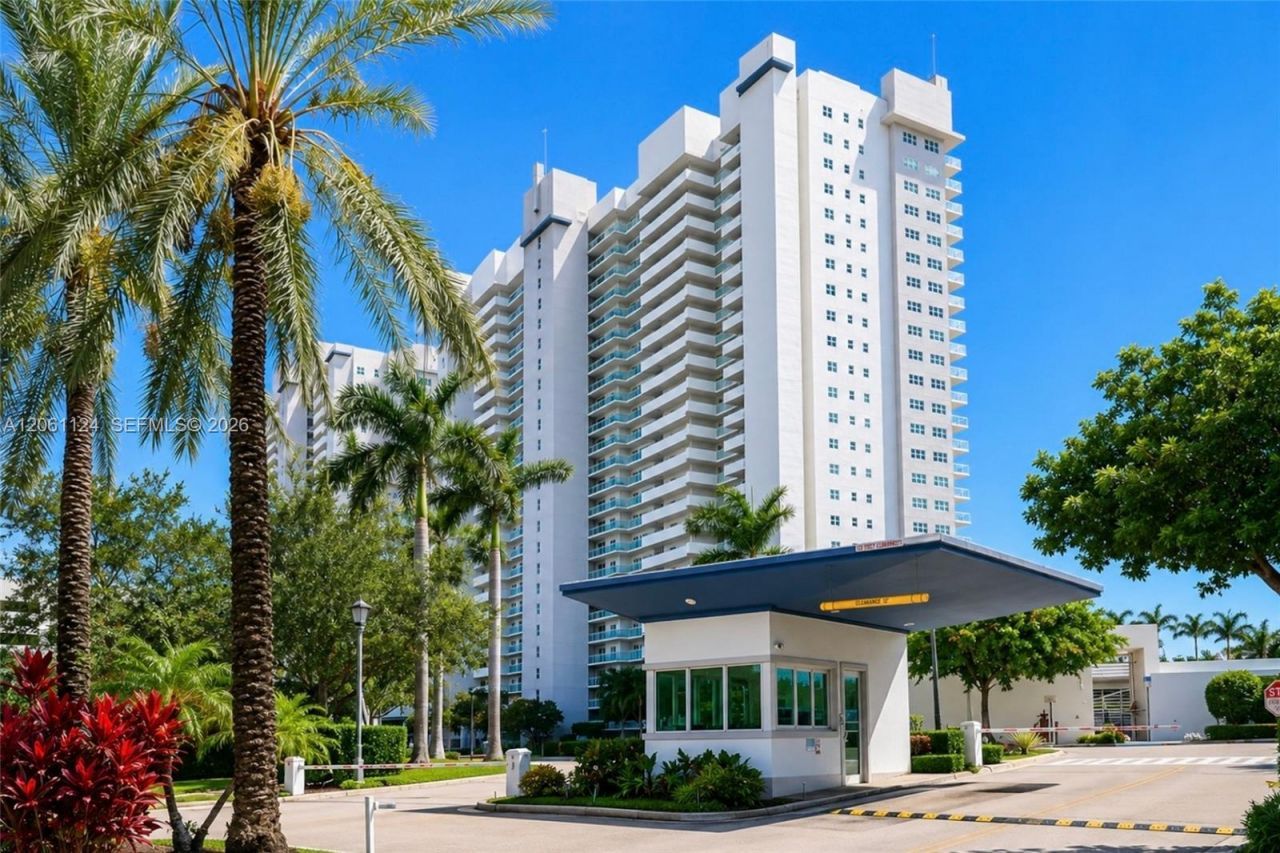15051 Royal Oaks Ln, Unit 102, North Miami, FL 33181 Photo