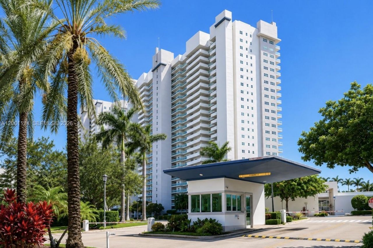 15051 Royal Oaks Ln, Unit 102, North Miami, FL 33181 Photo