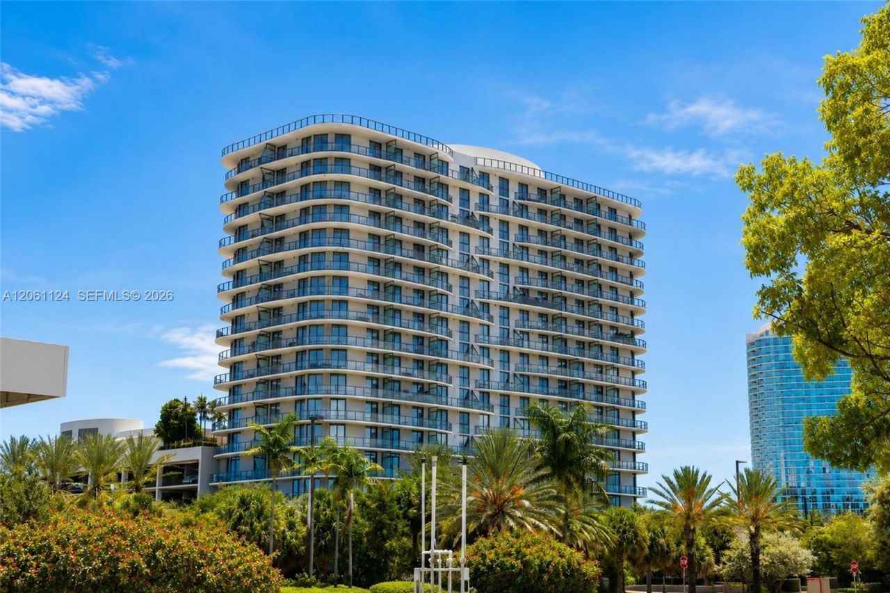 15051 Royal Oaks Ln, Unit 102, North Miami, FL 33181 Photo