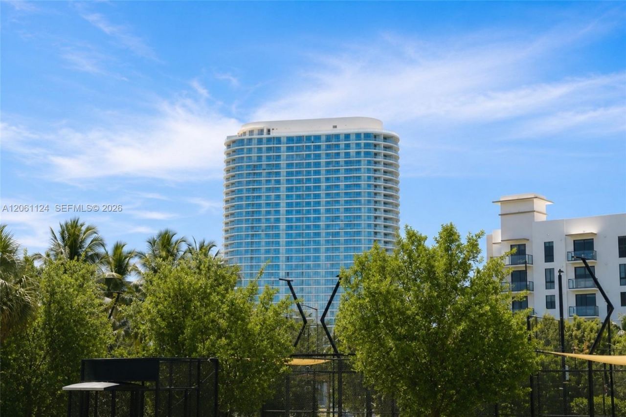 15051 Royal Oaks Ln, Unit 102, North Miami, FL 33181 Photo