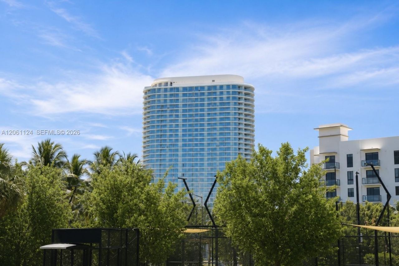 15051 Royal Oaks Ln, Unit 102, North Miami, FL 33181 Photo