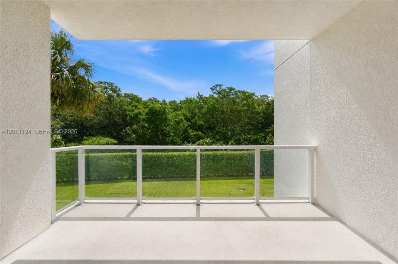 15051 Royal Oaks Ln, Unit 102, North Miami, FL 33181 Photo