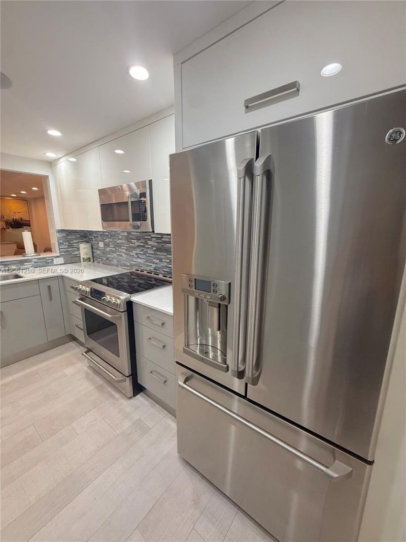 5555 Collins Ave, Unit 12C, Miami Beach, FL 33140 Photo