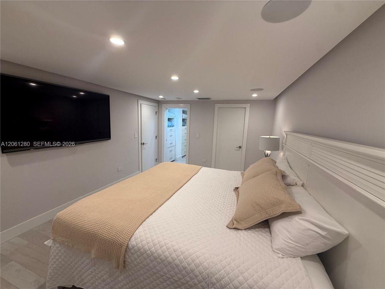 5555 Collins Ave, Unit 12C, Miami Beach, FL 33140 Photo