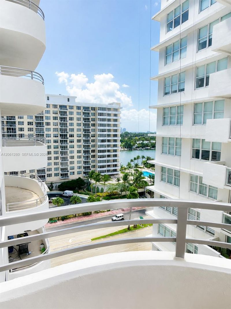 5555 Collins Ave, Unit 12C, Miami Beach, FL 33140 Photo