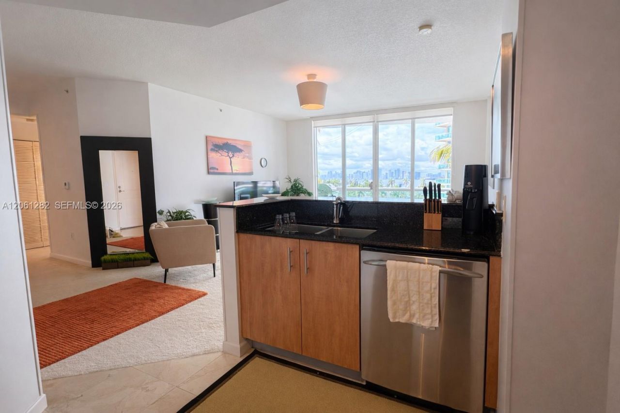 7900 Harbor Island Dr, Unit 706, North Bay Village, FL 33141 Photo