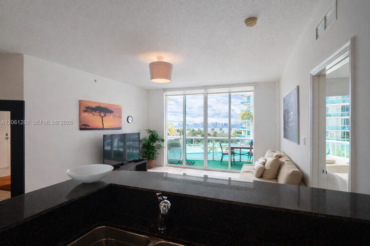 7900 Harbor Island Dr, Unit 706, North Bay Village, FL 33141 Photo