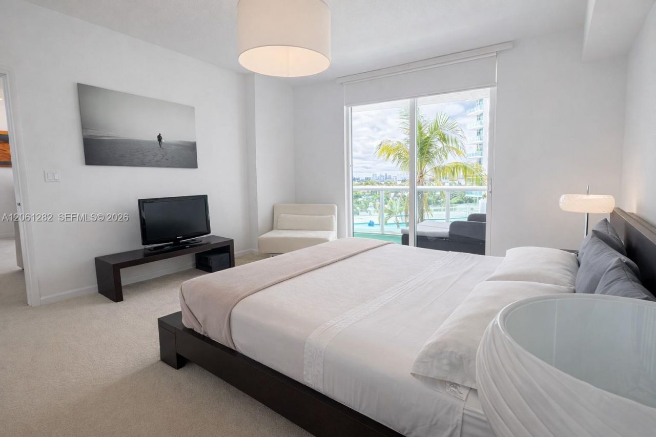 7900 Harbor Island Dr, Unit 706, North Bay Village, FL 33141 Photo